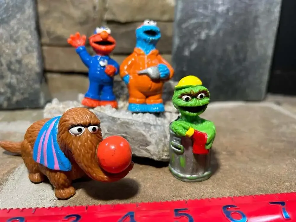 VTG Sesame Street figures , Elmo, Oscar Cookie Monster and Snuffle Cake Toppers